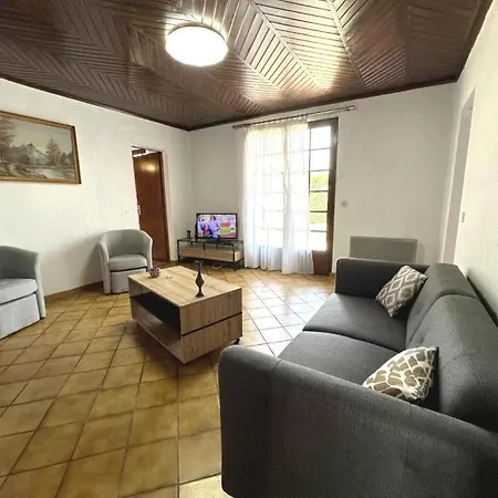 بيت للعطل Jean De Nasse كاستيتس